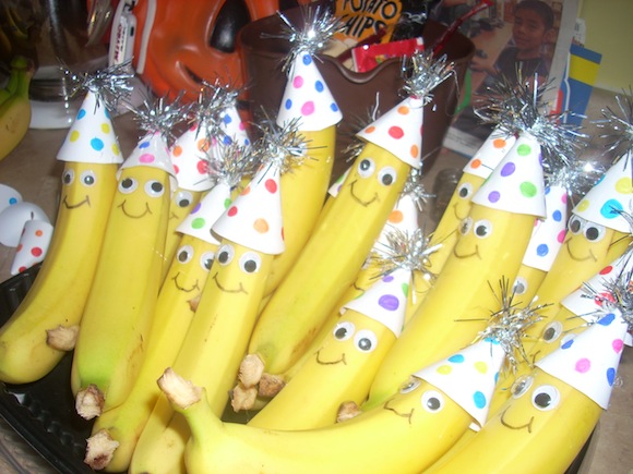 Traktatie banaan met feestmuts