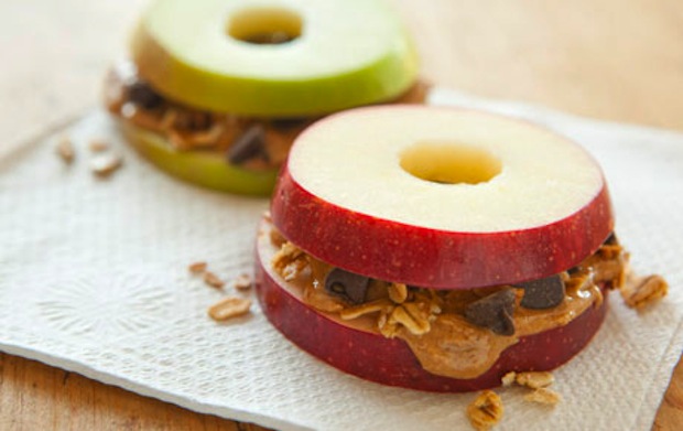 DIY gezonde traktatie met appel pindakaas hagelslag